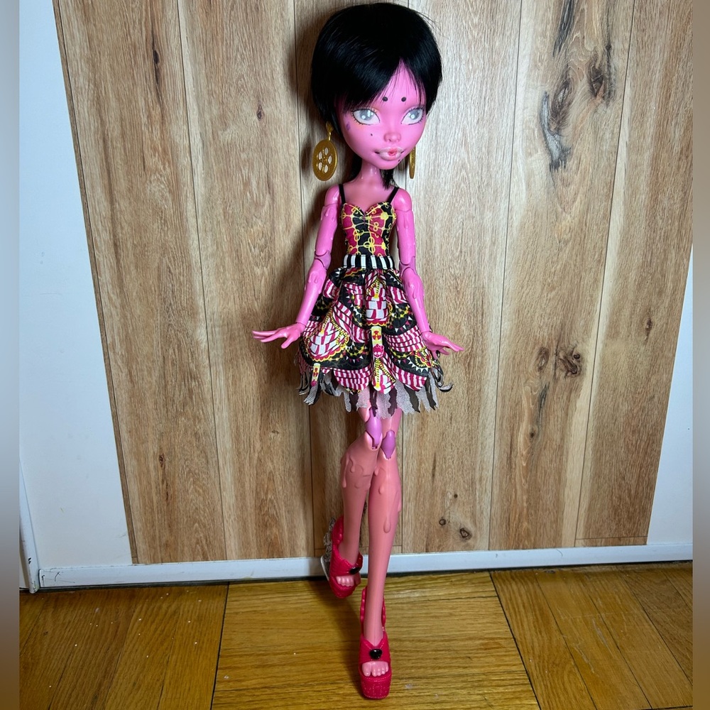 Custom Monster High 17 Inch Doll Gooliope Jellington